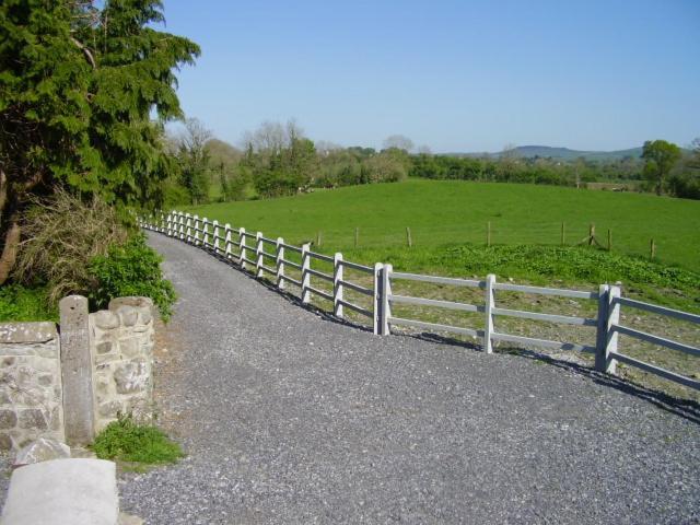 Glenboy Country Accommodation Oldcastle Bagian luar foto